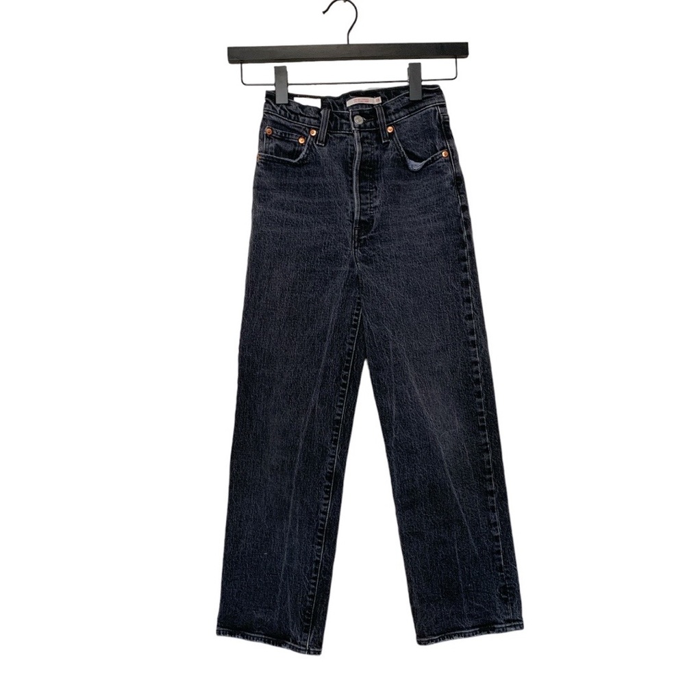 Levi’s Ribcage straight leg, high rise black jeans